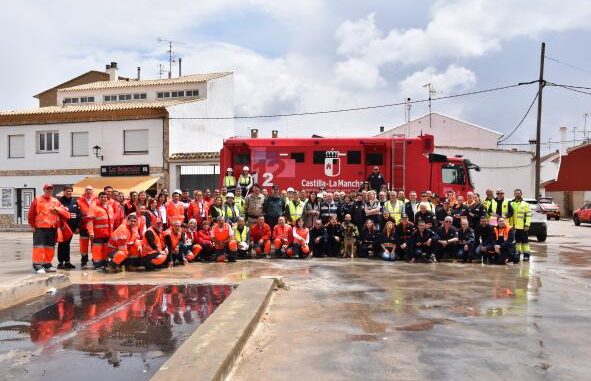 Mas-de-150-efectivos-participan-en-un-simulacro-de-activacion-del-PLATECAM-por-accidente-aereo-en-Villanueva-de-la-Jara