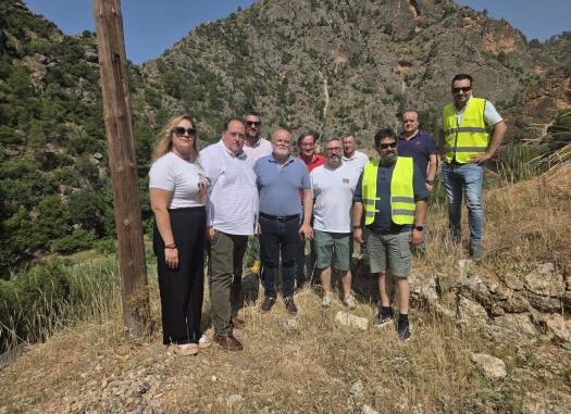 Avanzan-a-buen-ritmo-las-obras-de-reconstruccion-del-muro-de-la-carretera-de-Ayna