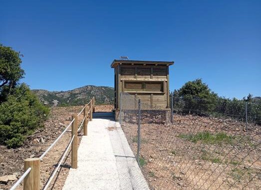 El-Gobierno-de-Castilla-La-Mancha-concluye-la-ejecucion-de-dos-observatorios-de-necrofagas-en-el-parque-natural-del-Valle-de-Alcudia-y-Sierra-Madrona