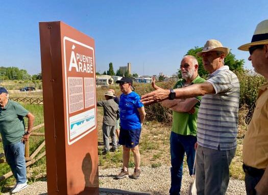 El-Gobierno-regional-atiende-la-llamada-de-los-vecinos-del-entorno-del-Puente-Arabe-y-reitera-su-compromiso-con-la-conservacion-y-mejora-del-monumento
