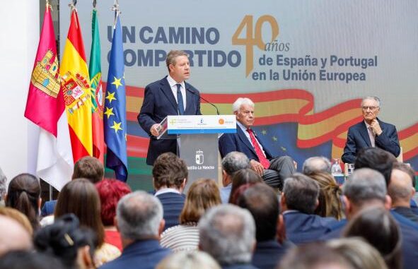 Garcia-Page-considera-que-hace-40-anos-Espana-tomo-el-camino-correcto-y-completo-su-definicion-como-pais
