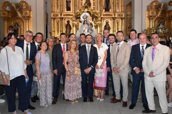 La-delegada-de-la-Junta-destaca-la-colaboracion-institucional-en-el-25-aniversario-del-nombramiento-de-la-Virgen-de-Rus-como-alcaldesa-perpetua-de-San-Clemente