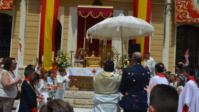 Quintanar-de-la-Orden-celebra-el-Corpus-Christi-con-una-Solemne-Funcion-Religiosa-y-posterior-Procesion