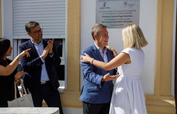 El-presidente-de-Castilla-La-Mancha-Emiliano-Garcia-Page-anuncia-10-millones-de-euros-para-climatizacion-en-centros-educativos