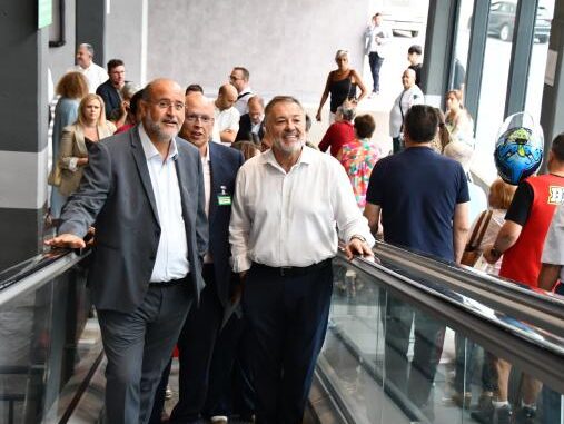 El-Gobierno-regional-formaliza-el-contrato-para-la-modernizacion-del-alumbrado-y-redes-electricas-de-‘El-Terminillo
