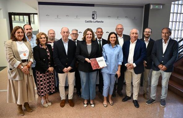 El-Plan-Estrategico-de-Comercio-Minorista-2025-2030-destina-17-millones-de-euros-y-seis-ejes-de-accion-para-abordar-los-retos-del-sector-en-la-region