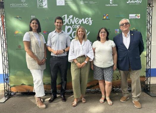 La-iniciativa-‘Jovenes-con-Raiz-impulsada-por-el-Gobierno-regional-y-RECAMDER-llena-de-actividades-ludicas-la-localidad-de-Manzanares