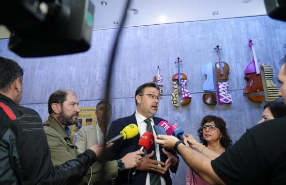 El-Gobierno-regional-comienza-en-octubre-la-formacion-ante-emergencias-dirigida-en-su-primera-fase-a-equipos-directivos-y-responsables-de-prevencion