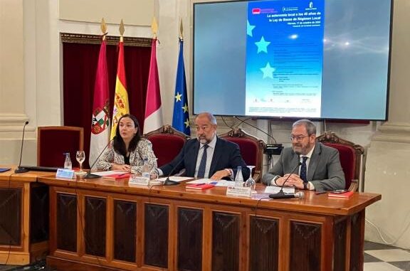 El-Gobierno-regional-destaca-que-el-master-de-entidades-locales-es-ejemplo-de-colaboracion-institucional-para-reforzar-la-capacidad-de-gestion-de-los-ayuntamientos