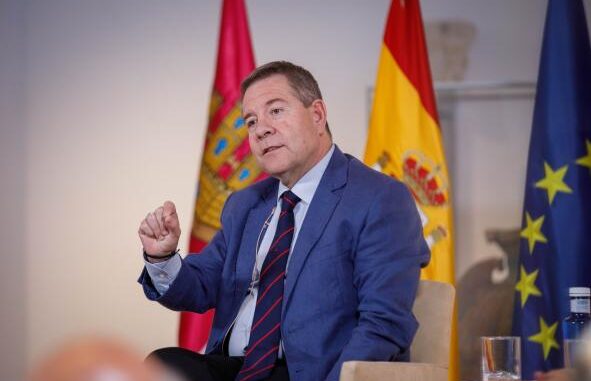 Garcia-Page-avanza-que-la-Junta-aplicara-herramientas-de-Inteligencia-Artificial-para-agilizar-tramites-administrativos-a-partir-de-enero-de-2026