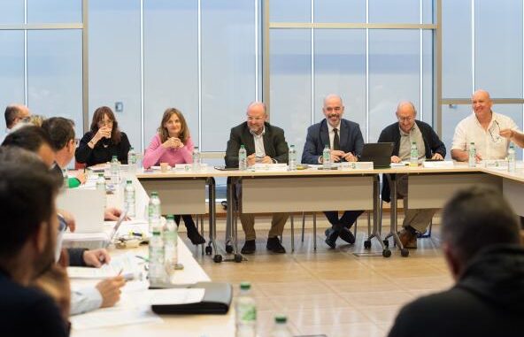Castilla-La-Mancha-desplegara-un-conjunto-de-medidas-para-incentivar-la-ocupacion-de-plazas-de-dificil-cobertura-en-el-ambito-sanitario