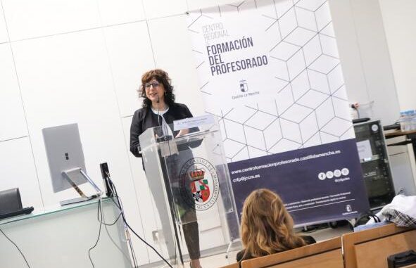 El-Ejecutivo-regional-ensalza-el-papel-de-las-comunidades-de-aprendizaje-que-implican-a-15-centros-unos-300-docentes-mas-de-2200-escolares-y-en-torno-a-500-voluntarios