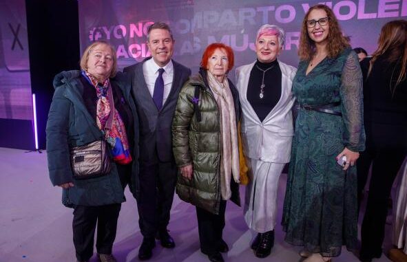 El-Gobierno-regional-reconoce-a-la-comunidad-educativa-y-a-entidades-privadas-por-su-compromiso-en-favor-de-una-sociedad-libre-de-violencia-de-genero