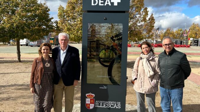 Illescas-cuenta-con-un-mupi-en-el-que-se-incluye-un-desfibrilador-externo