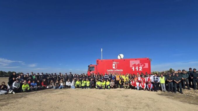 Mas-200-efectivos-participan-en-un-simulacro-de-activacion-del-PLATECAM-en-el-aeropuerto-de-Albacete-ante-accidente-aereo
