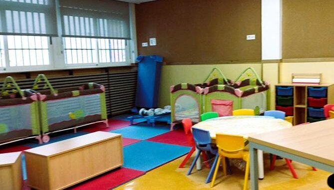 El-Gobierno-regional-autoriza-la-puesta-en-marcha-de-la-escuela-infantil-de-Mira-con-20-plazas-para-ninos-de-0-a-3-anos