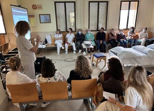 El-Hospital-Virgen-del-Valle-de-Toledo-impulsa-una-Escuela-de-Familias-para-reforzar-los-cuidados-y-el-apoyo-a-pacientes-geriatricos-y-sus-cuidadores