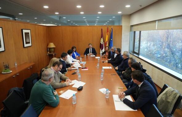Gobierno-regional-sindicatos-patronales-y-ensenanza-privada-concertada-firman-un-acuerdo-para-las-jubilaciones-parciales-del-profesorado