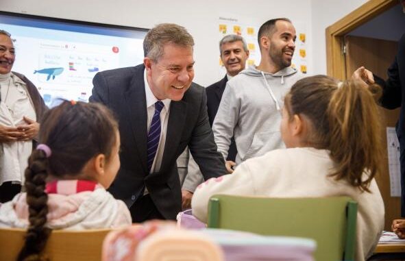 Articulo-del-presidente-Garcia-Page-con-motivo-del-Dia-Internacional-de-la-Educacion-La-educacion-un-bien-verdadero