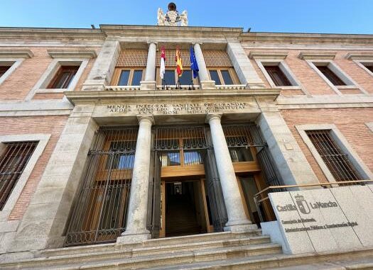 El-Gobierno-de-Castilla-La-Mancha-impulsa-la-certificacion-en-competencias-digitales-a-la-ciudadania-en-colaboracion-con-la-UCLM