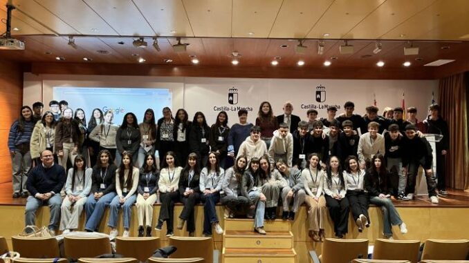 El-Gobierno-de-Castilla-La-Mancha-traslada-la-importancia-de-las-instituciones-europeas-a-los-jovenes-para-implicarlos-en-el-proyecto-europeo