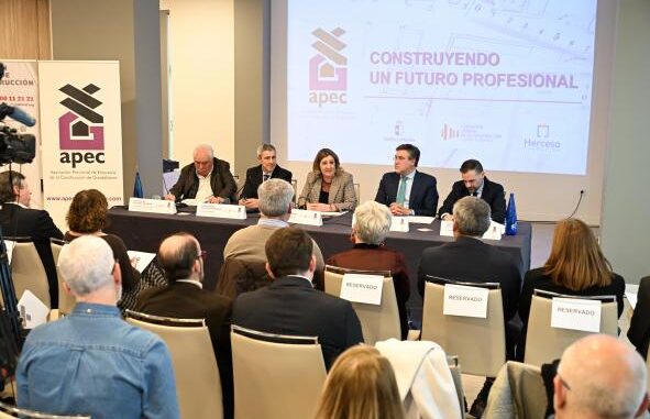El-Gobierno-de-Castilla-La-Mancha-y-APEC-ponen-en-marcha-un-programa-piloto-de-Formacion-Profesional-para-formar-a-personas-en-el-sector-de-la-construccion