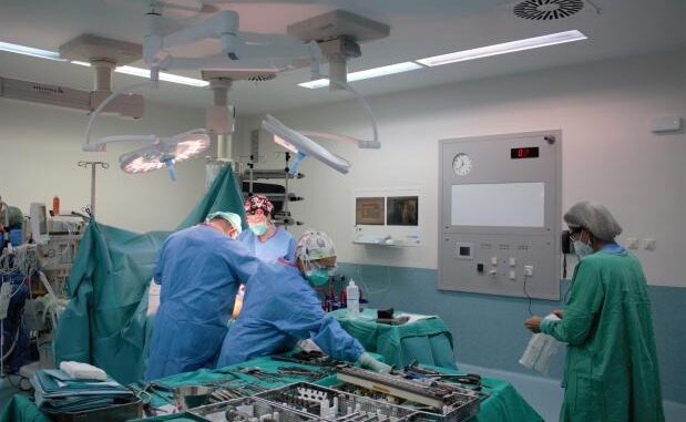 El-Gobierno-regional-reforma-el-quirofano-de-Traumatologia-del-Hospital-de-Hellin-para-mejorar-la-asistencia-a-los-pacientes