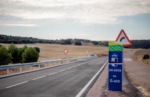 El-Gobierno-regional-renovara-68.000-senales-verticales-de-la-Red-de-Carreteras-de-Castilla-La-Mancha