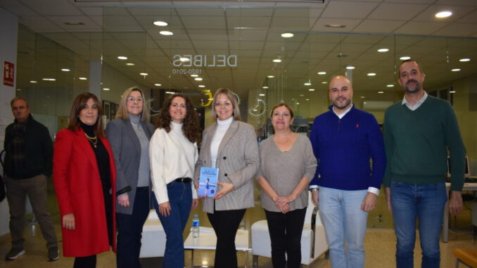 La-Biblioteca-Publica-de-Quintanar-de-la-Orden-acoge-la-presentacion-del-libro-Objetivo-Serenidad-de-Loreto-Serrano