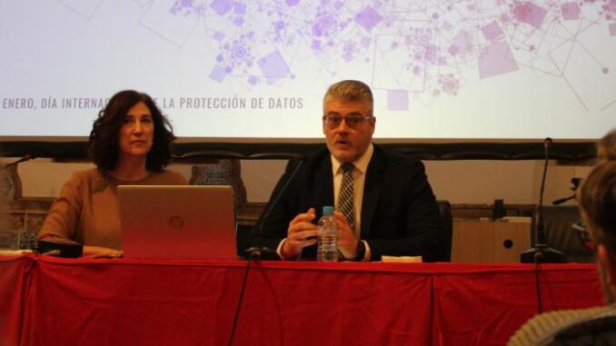 El-Gobierno-regional-y-la-UCLM-abordan-la-puesta-en-marcha-de-la-catedra-institucional-de-‘Inteligencia-del-Dato
