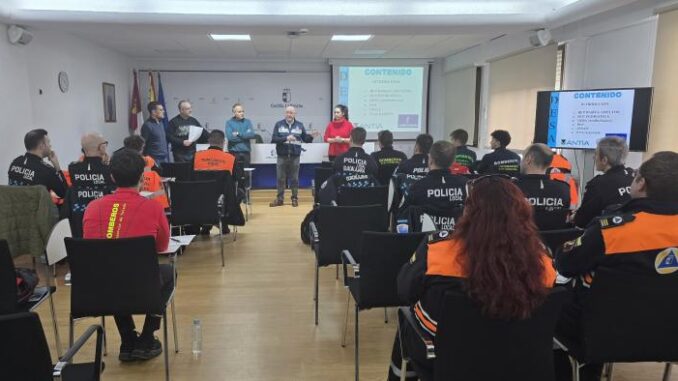 Un-total-de-21-integrantes-de-grupos-de-intervencion-en-emergencias-se-forman-en-reanimacion-cardiopulmonar-y-utilizacion-del-desfibrilador-automatico