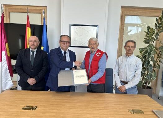 El-Gobierno-regional-destina-98.500-euros-a-Cruz-Roja-para-la-financiacion-de-actuaciones-de-urgencias-y-emergencias-un-62-mas-que-en-2021