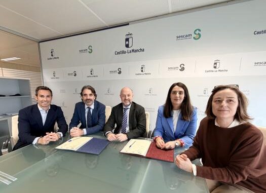La-Consejeria-de-Sanidad-y-el-SESCAM-refuerzan-la-humanizacion-sanitaria-con-un-convenio-de-colaboracion-con-Sandoz