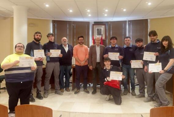 La-Junta-clausura-en-Casas-de-Juan-Nunez-un-Taller-Plus-Linea-2-de-Fontaneria-y-Calefaccion-en-el-que-se-han-formado-ocho-jovenes