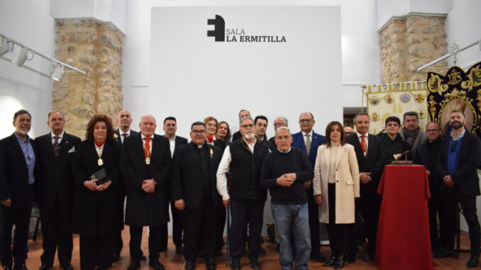Quintanar-de-la-Orden-rinde-un-emotivo-homenaje-a-la-figura-del-munidor-en-la-Semana-Santa-Quintanarena