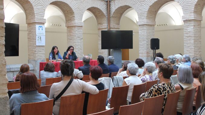 Blanca-Fernandez-destaca-el-valor-investigador-y-narrativo-de-Fermi-Canaveras-y-su-contribucion-a-visibilizar-el-papel-de-las-mujeres-en-los-conflictos-del-siglo-XX