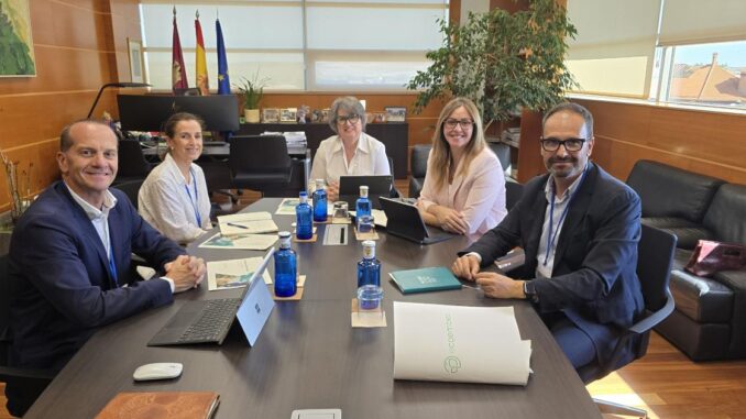 El-Gobierno-regional-avanza-con-Ecoembes-en-la-negociacion-del-convenio-marco-para-reforzar-la-recogida-selectiva-de-envases