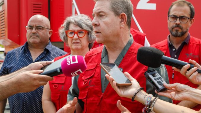Castilla-La-Mancha-consolida-un-perimetro-de-seguridad-de-30-kilometros-apoyando-a-Avila-y-Madrid-en-el-incendio-de-la-Sierra-Oeste