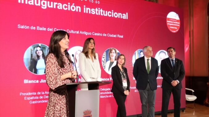 Blanca-Fernandez-situa-la-gastronomia-como-uno-de-los-grandes-ejes-de-la-estrategia-turistica-de-Castilla-La-Mancha-a-traves-de-las-marcas-Campo-y-Alma-y-Raiz-Culinaria