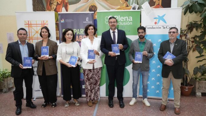 El-Gobierno-regional-colabora-con-Plena-inclusion-y-la-Fundacion-‘La-Caixa-en-un-proyecto-que-llegara-a-mas-de-500-escolares-de-la-region