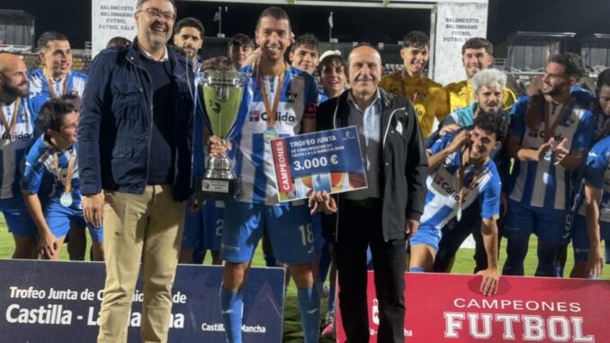 El-Gobierno-regional-felicita-al-Talavera-Club-de-Futbol-por-su-victoria-en-el-Trofeo-de-la-Junta-de-Comunidades-de-Castilla-La-Mancha-de-Futbol-11-masculino