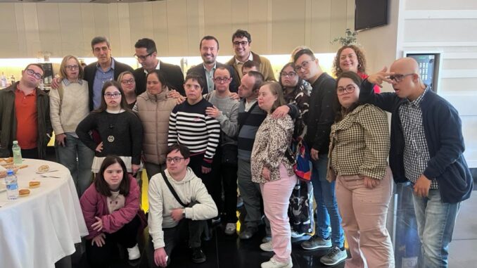 El-Gobierno-regional-insiste-en-la-importancia-de-la-accesibilidad-cognitiva-para-mejorar-la-vida-de-colectivos-como-las-personas-con-sindrome-de-Down