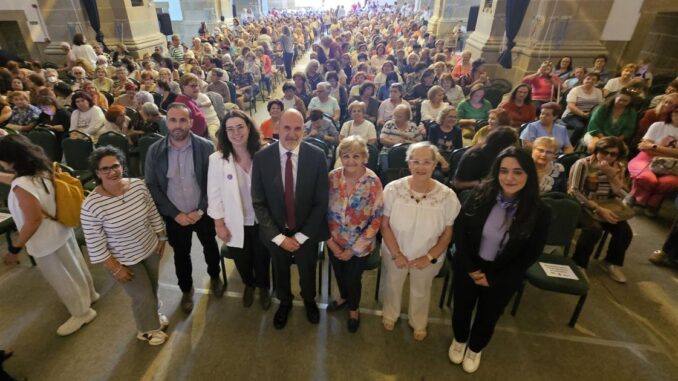 El-Gobierno-regional-se-une-a-las-mas-de-700-mujeres-que-celebran-hoy-en-Oropesa-Toledo-el-Dia-Internacional-de-las-Mujeres-Rurales