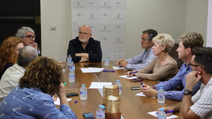 El-Gobierno-regional-traslada-a-los-alcaldes-de-la-Zona-Basica-de-Salud-de-Madrigueras-el-plan-de-recuperacion-del-Centro-de-Salud